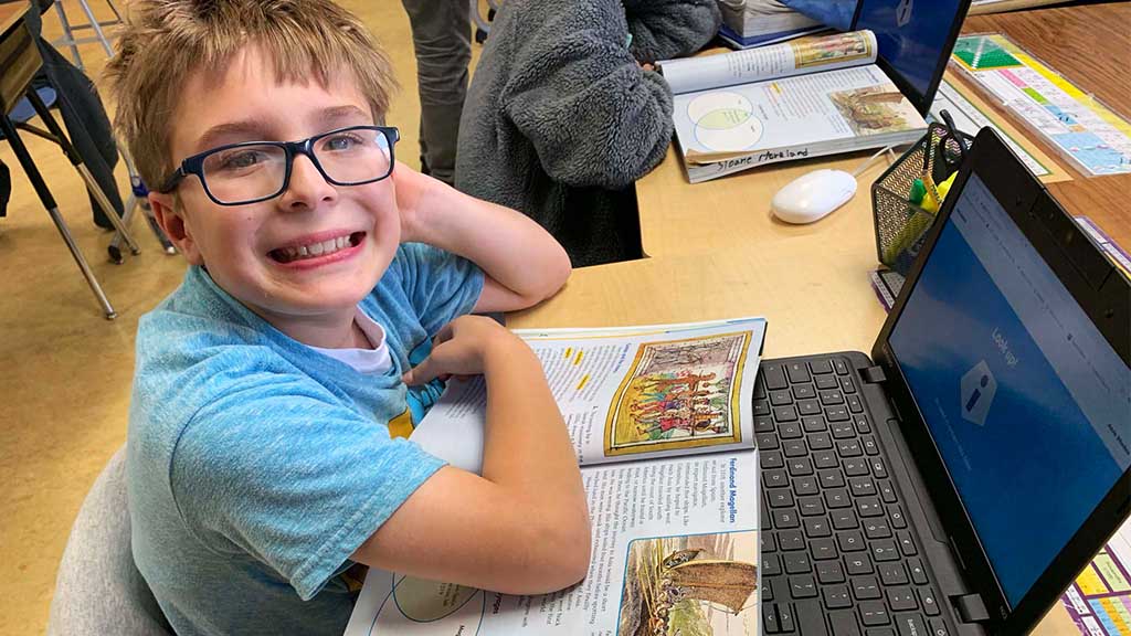 Steve Auslander student reading
